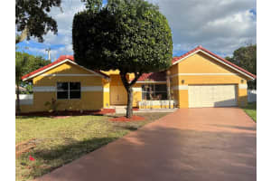 19 NW 161st Ave, Pembroke Pines, FL 33028, Sold 07/07/22