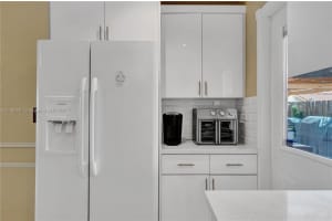 2860 W 80th St Apt 116-12, Hialeah, FL 33018, Sold 06/10/22