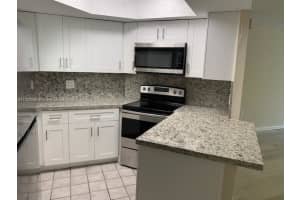 8225 Lake Dr APT 307, Doral, FL 33166, Sold 06/07/22