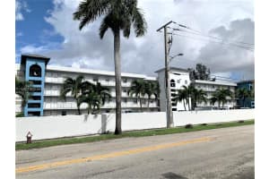 2775 W 52nd St APT 310, Hialeah, FL 33016, Sold 06/27/22
