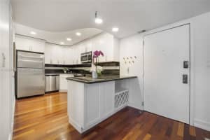 1621 Collins Ave PH 1003, Miami Beach, FL 33139, Sold 06/07/22