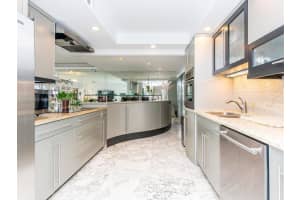 1800 NE 114th St APT 805, Miami, FL 33181, Sold 08/31/22