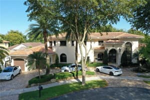 15521 NW 83rd Ave, Miami Lakes, FL 33016, Sold 07/08/22