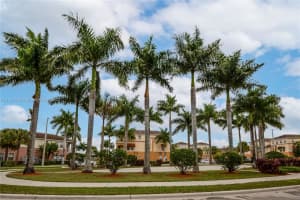 10012 NW 7th St UNIT 113, Miami, FL 33172, Sold 06/13/22