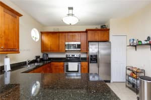 10012 NW 7th St UNIT 113, Miami, FL 33172, Sold 06/13/22