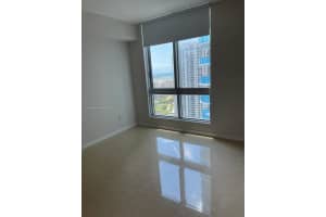 300 S Biscayne Blvd t 2804, Miami, FL 33131, Sold 09/23/22