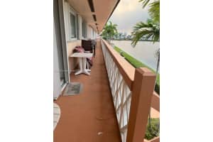 1012 SW 11th St, Hallandale Beach, FL 33009, Sold 06/21/22