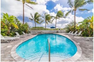 335 Ocean Dr, Miami Beach, FL 33139, Sold 11/10/22