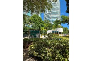 2201 Brickell Ave APT 80, Miami, FL 33129, Sold 06/22/22