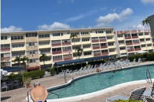 410 SE 2nd St, Hallandale Beach, FL 33009, Sold 10/14/22