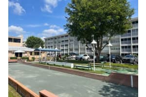 410 SE 2nd St, Hallandale Beach, FL 33009, Sold 10/14/22