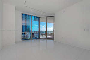 851 NE 1st Ave #1407, Miami, FL 33132, Sold 09/16/22
