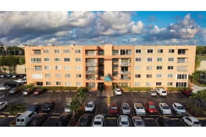 11715 SW 18th St APT 307, Miami, FL 33175, Sold 07/12/22