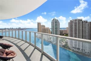 300 S Biscayne Blvd t 2910, Miami, FL 33131, Sold 07/29/22