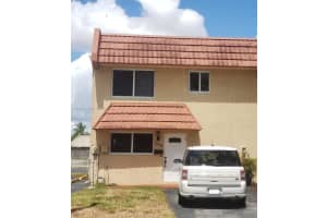 7058 NW 169th St, Hialeah, FL 33015, Sold 07/12/22