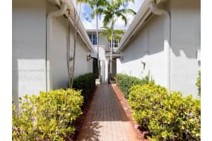 894 Spinnaker Dr #894, Hollywood, FL 33019, Sold 08/05/22