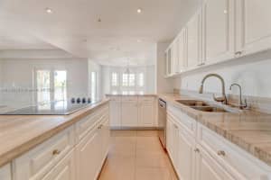 1413 20th St APT 408, Miami Beach, FL 33139, Sold 05/11/22