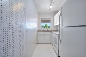 300 Golden Isles Dr APT 314, Hallandale Beach, FL 33009, Sold 06/16/22