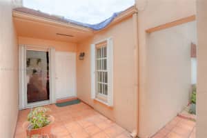 10310 SW 154th Cir Ct, Miami, FL 33196, Sold 10/12/22
