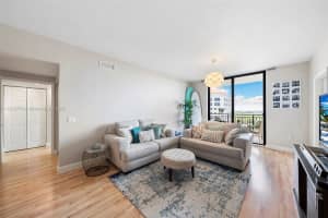888 Douglas Rd APT 1111, Coral Gables, FL 33134, Sold 06/28/22