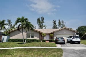 5861 NW 201st Ln, Hialeah, FL 33015, Sold 07/18/22