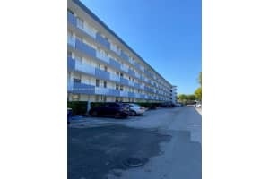 1801 S Treasure Dr APT 217, North Bay Village, FL 33141, Sold 08/25/22