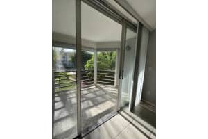 1501 NE 191st St APT C213, Miami, FL 33179, Sold 08/11/22