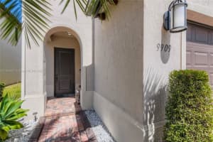 9909 W 32nd Ln, Hialeah, FL 33018, Sold 06/30/22