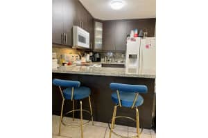 4011 Meridian Ave APT 19, Miami Beach, FL 33140, Sold 08/19/22