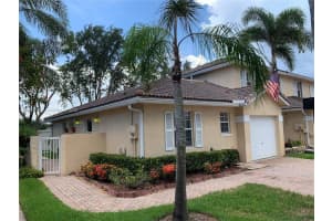 8944 NW 53rd St, Sunrise, FL 33351, Sold 08/09/22