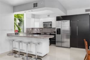 1532 Drexel Ave APT 203, Miami Beach, FL 33139, Sold 07/08/22