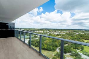 16385 Biscayne Blvd, North Miami Beach, FL 33160, Sold 11/01/22
