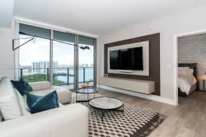 16385 Biscayne Blvd, North Miami Beach, FL 33160, Sold 11/01/22