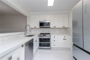 5510 Lakeside Dr APT 111, Margate, FL 33063, Sold 11/14/22