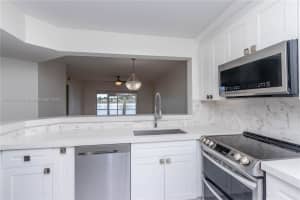 5510 Lakeside Dr APT 111, Margate, FL 33063, Sold 11/14/22