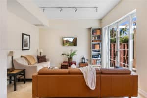 18365 NE 30th Pl, Aventura, FL 33160, Sold 07/22/22