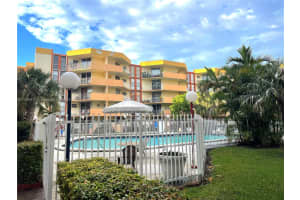1750 W 46th St APT 239, Hialeah, FL 33012, Sold 06/16/22