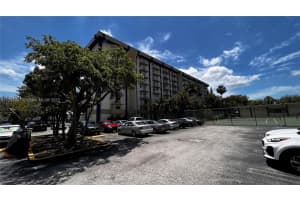 4550 NW 9th St #902e, Miami, FL 33126, Sold 08/30/22