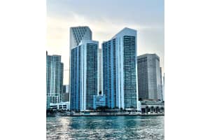 325 Biscayne Blvd, Miami, FL 33131, Sold 10/17/22