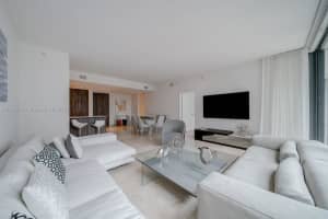 88 SW 7th St Apt 709, Miami, FL 33130, Sold 08/20/22