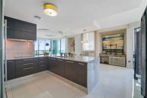 900 Biscayne Bay, 900 Biscayne Blvd, Miami, FL 33132, Sold 02/07/23