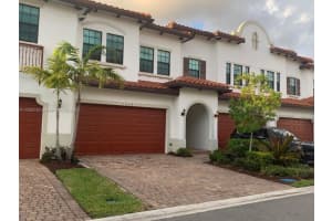 11539 SW 13th Dr, Pembroke Pines, FL 33025, Sold 07/05/22