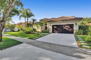 730 Bayside Ln, Weston, FL 33326, Sold 08/08/22