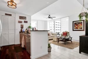 300 S Biscayne Blvd t 2116, Miami, FL 33131, Sold 07/05/22