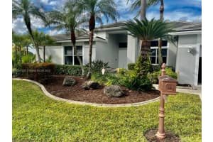 520 Montclaire Dr, Weston, FL 33326, Sold 07/21/22