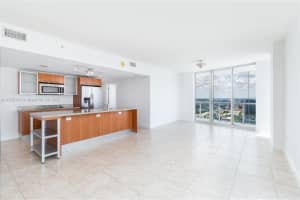 185 SW 7th St APT 3811, Miami, FL 33130, Sold 09/15/22