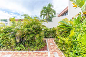 7658 SW 105th Pl, Miami, FL 33173, Sold 10/19/22