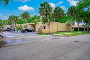 6746 Kingsmoor Way, Miami Lakes, FL 33014, Sold 11/04/22