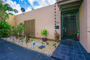6746 Kingsmoor Way, Miami Lakes, FL 33014, Sold 11/04/22