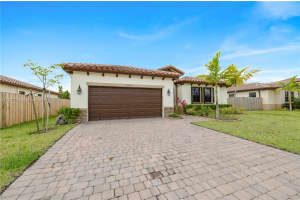 2562 SE 2nd St, Homestead, FL 33033, Sold 06/24/22